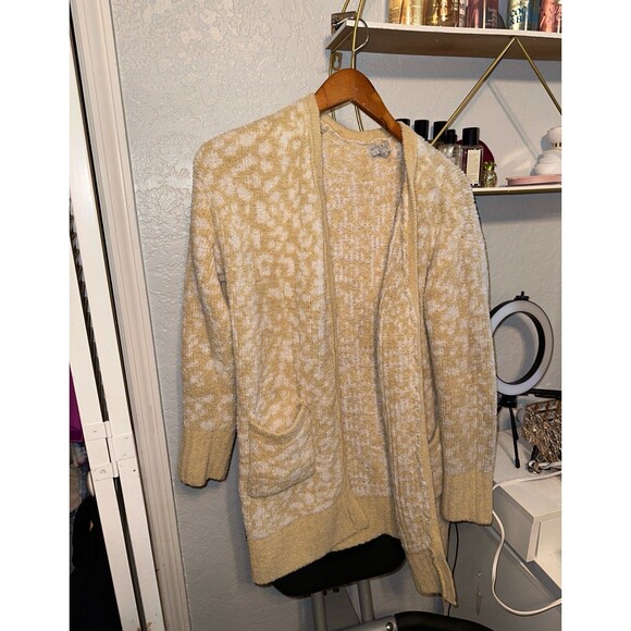 Warm and Cozy Lifestyle Yellow Cardigan - Picture 1 of 3